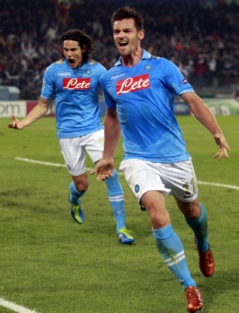 队在争夺胜 队在争夺胜